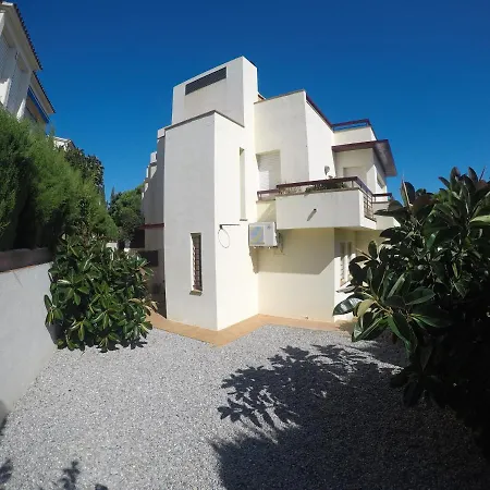 Preciosa Casa Con Piscina De Agua Salada Y Aire Acondicionado Ferienhaus Llança