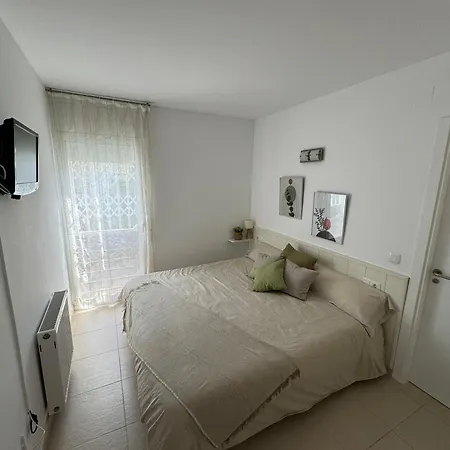 Preciosa Casa Con Piscina De Agua Salada Y Aire Acondicionado * Llanca