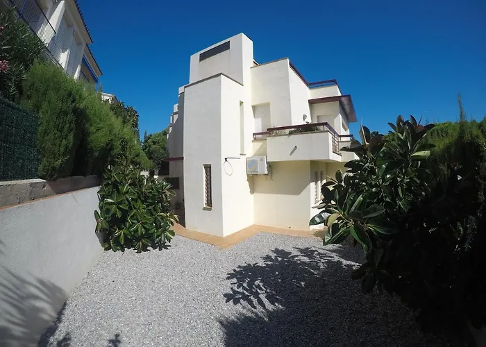 Preciosa Casa Con Piscina De Agua Salada Y Aire Acondicionado Ferienhaus Llança